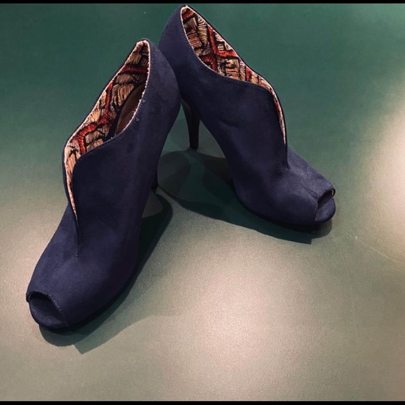 Womens Blue Faux Suede Heels, Size 9 - Picture 4 of 5